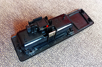 tlačítko otvárania kufra na BMW - 3