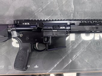 Kratka samonab. guľovnica BCM CQB11 MCMR - 3