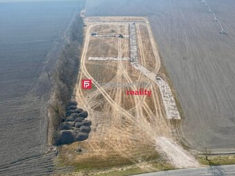 Nehnuteľnosť Michal na Ostrove - Na predaj stavebný pozemok - 3