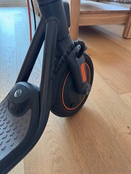 Segway Ninebot F40E kolobezka elektricka - 3