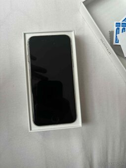 iPhone SE 2022 - 3