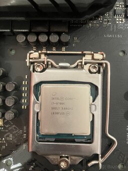 Asus Rog Strix z390 - f gaming + i7 9700k - 3