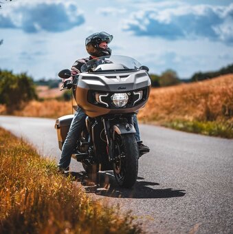 INDIAN PURSUIT Dark Horse - 3