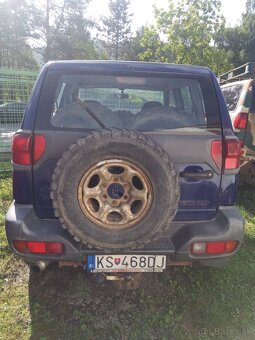 Nissan Terrano 2 - 3