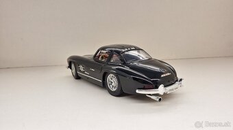 1:18 MERCEDES-BENZ 300SL - 3