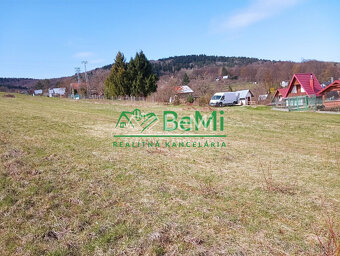 Na predaj rekreačný pozemok, so stavebným investičným potenc - 3