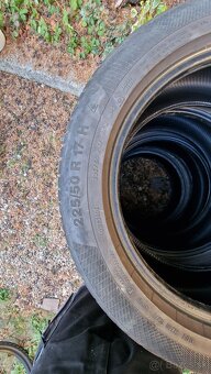 Predám 4 ks Conti TS 850 zimné pneu 225/50 R 17 - 3