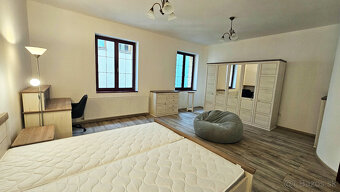 Mariánske námestie bude váš sused: novo zariadený 3-izb - 3