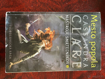 Tieňolovecká sága od Cassandry Clare - 3