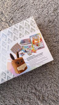 Pokémon Prismatic Evolutions Super-Premium Collection - 3