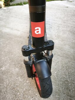 ELEKTRICKÁ KOLOBEŽKA APRILIA - 3