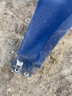 Pravý predný blatník VW passat b5,5 farba LA5E modrá - 3