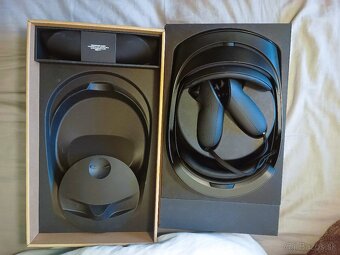 VR Headset - Oculus Quest Pro - 3