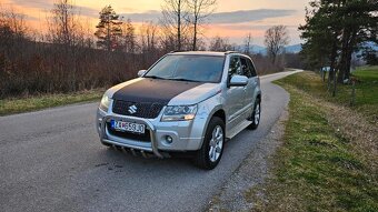 Suzuki Grand Vitara 3.2 V6 (171 kW) 20 Jahre Edition - 3