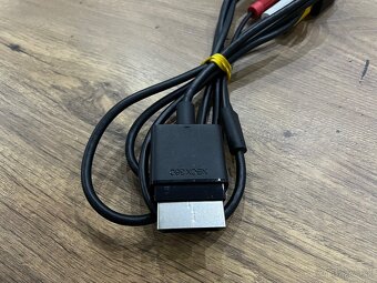 Originál scart kábel na Xbox 360 - 3