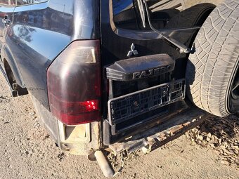 Rozpredam mitsubishi pajero 3 na diely - 3