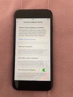Krásny Iphone SE 2020 64GB batéria 77 percent - 3