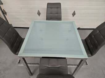 Moderná kuchynská sedacia súprava stôl + 4 stoličky - 3