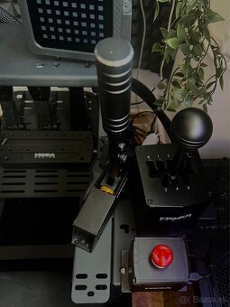 Kompletný sim racing set Moza - 3