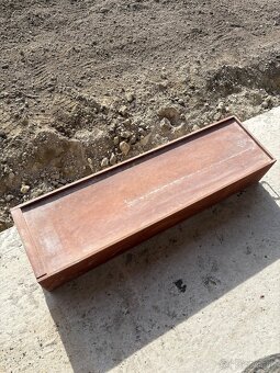 Starý pletací stroj na koberce - 3