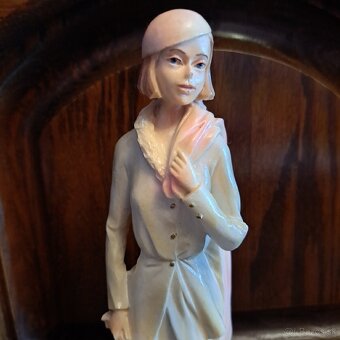 Soška ženy art deco - 3