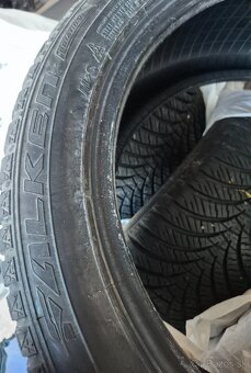 Pneu 215/50R18 - 3