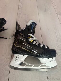 BAUER SUPREME M40 VEĽKOSŤ 2,5 D - 3