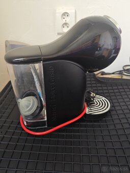 Predam kapsulo y kavovar Dolce Gusto - 3