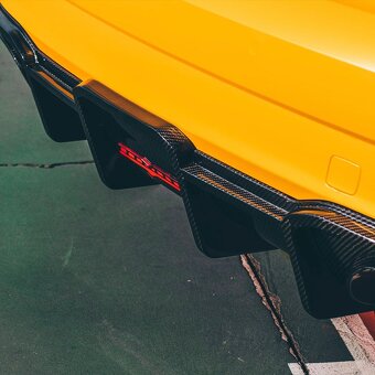 Zadný difúzor zo svetlom Audi RS3 FullCarbon - 3