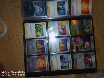 Pokémon album s V/VMAX + zlatý tréner – 30 € (pôvodne 67 €) - 3