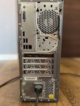 Počítač Lenovo - 3