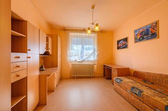 Priestranný 6-izbový rodinný dom na predaj – Radzovce - 3