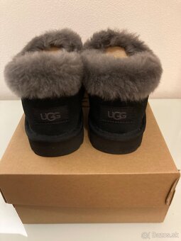 Ugg - 3