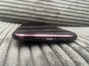 iPhone 11 Pro Max 64 GB Space Grau - 3