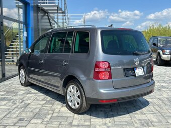 Volkswagen Touran 1.9 TDI DPF Highline - 3
