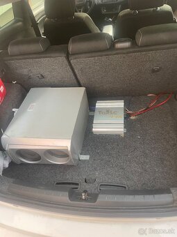 Subwoofer so zosilňovačom do auta - 3