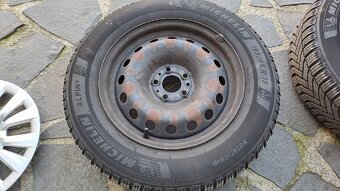 Zimné pneumatiky na plechových diskoch Fiat Tipo s puklicami - 3