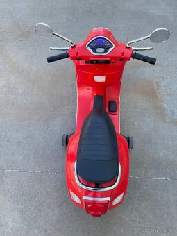 Elektricky  detsky skuter Vespa - 3