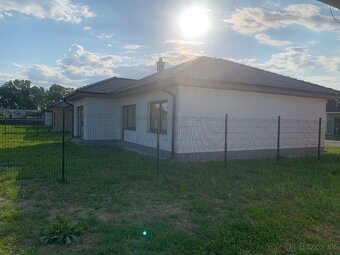 SAMOSTATNÝ 4 i BUNGALOV - SKOLAUDOVANÝ - SLOVENSKÝ GROB - 3