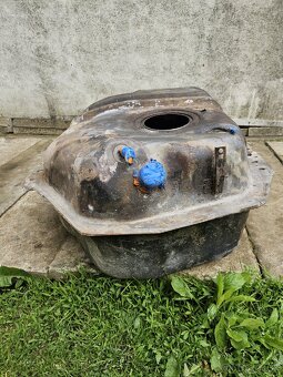 Nádrž nissan patrol - 3