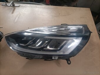 Svetlá par clio - 3