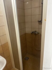 Ponúkame na prenájom priestory a pivnicu na služby - 3
