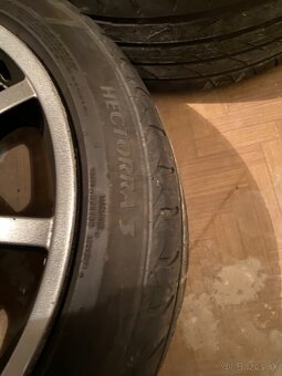 245/40 r18 - 3