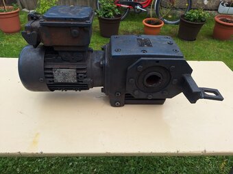 Motor s prevodovkou - 3