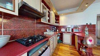 Dva rodinné domy na pozemku o rozlohe 557 m2 s garážou, SENI - 3