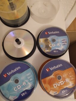 CD, DVD, kazety a obaly - 3