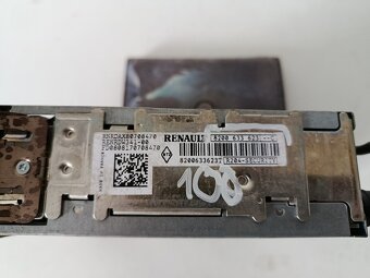 autoradio renault clio3 8200633623 100€ - 3