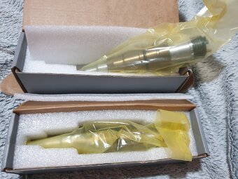 NOVY VSTREKOVAČ PALIVA SCANIA XPI DEISEL - 2086663 - 3