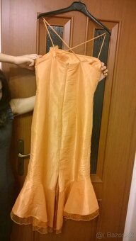 Oranžové spoločenské šaty - 3