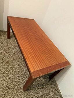 Konferenčný stolík. - 3